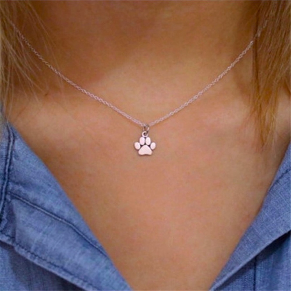 Paw print necklace 18”. NWT